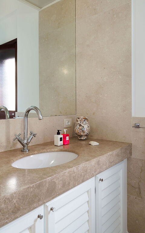 Villa Cala Mancina: Badkamer