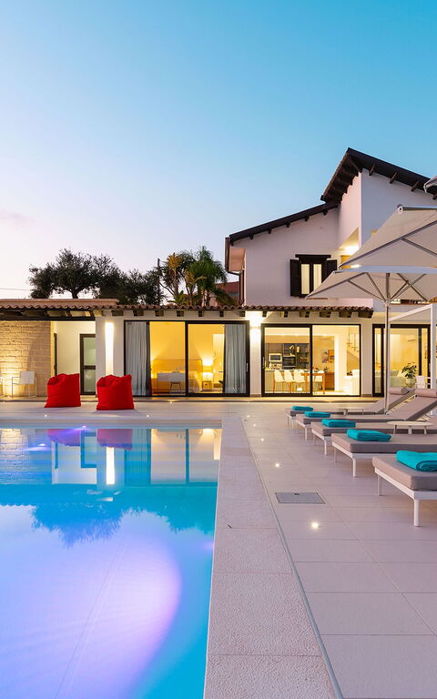 Villa Camemi: Buitenshuis, Zomer, zwembad