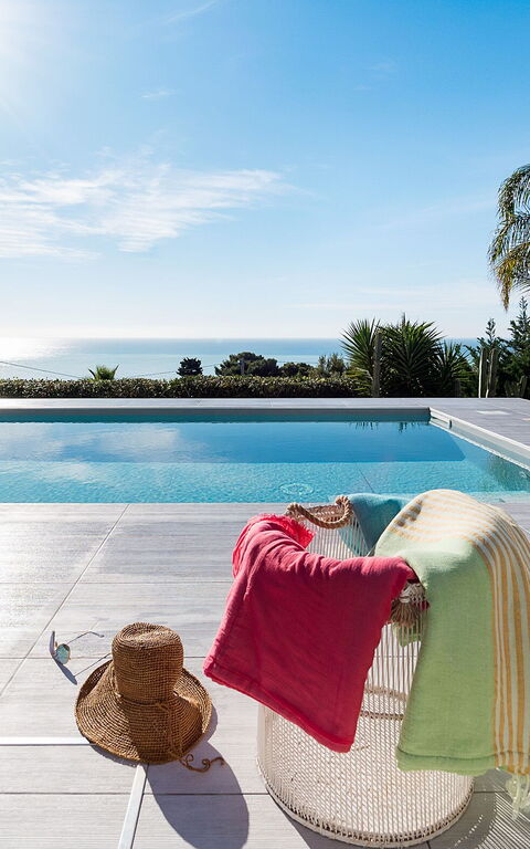 Villa Pales: Keer bekeken, zwembad