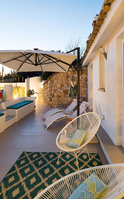 Villa Pales: Buitenshuis, zwembad