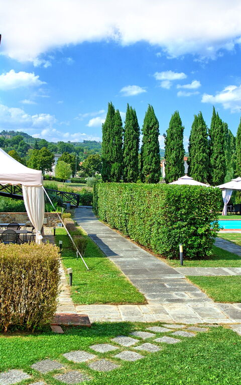 Santa Flora: Buitenshuis, Tuin