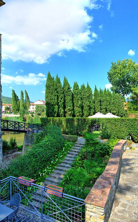 Santa Flora: Buitenshuis, Tuin