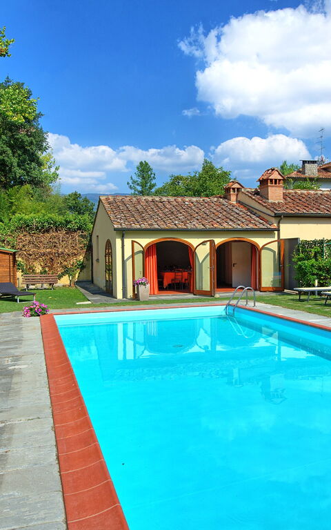 Santa Flora: zwembad