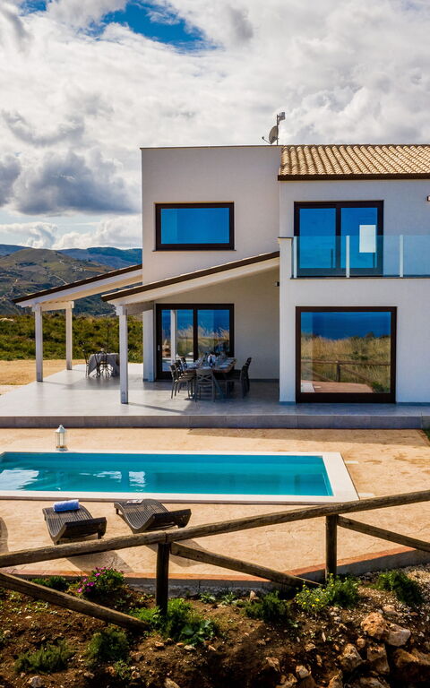 Villa Livreri: zwembad