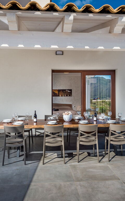 Villa Livreri: Balkon / terras / patio, Buitenshuis