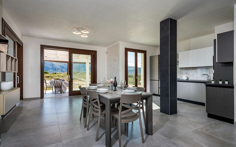 Villa Livreri: Keuken, Lunchroom