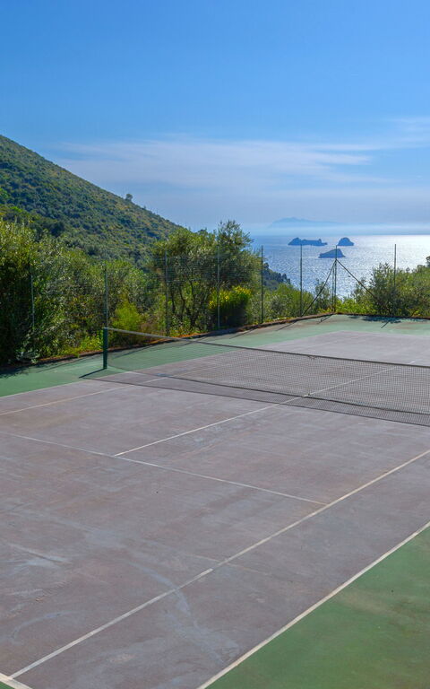 Villa Marianna: Buitenkanten, Buitenshuis, Keer bekeken