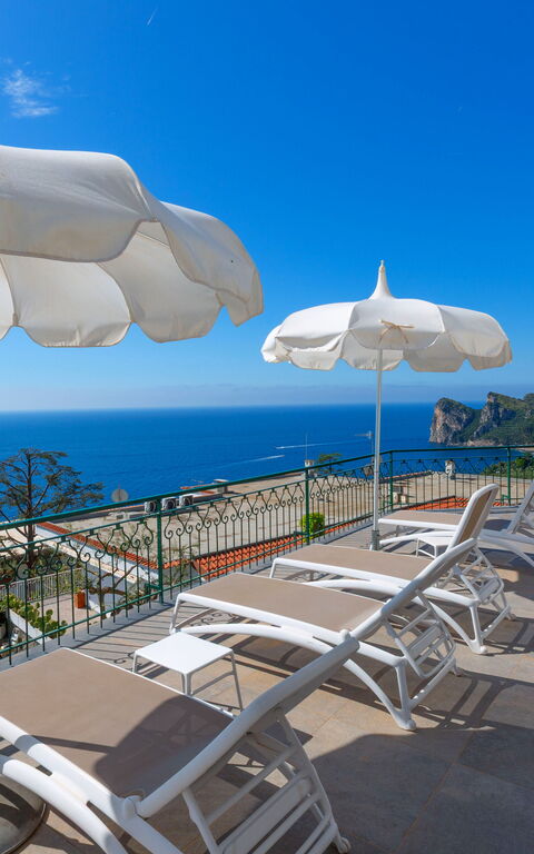 Villa Marianna: Buitenkanten, Buitenshuis, Keer bekeken