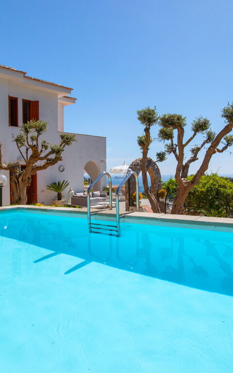 Villa Marianna: Buitenkanten, Buitenshuis, Keer bekeken, zwembad