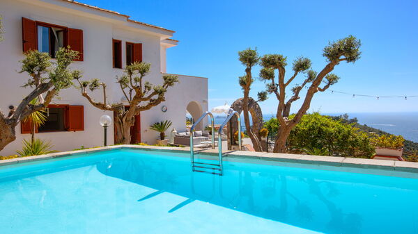 Villa Marianna: Buitenkanten, Buitenshuis, Keer bekeken, zwembad