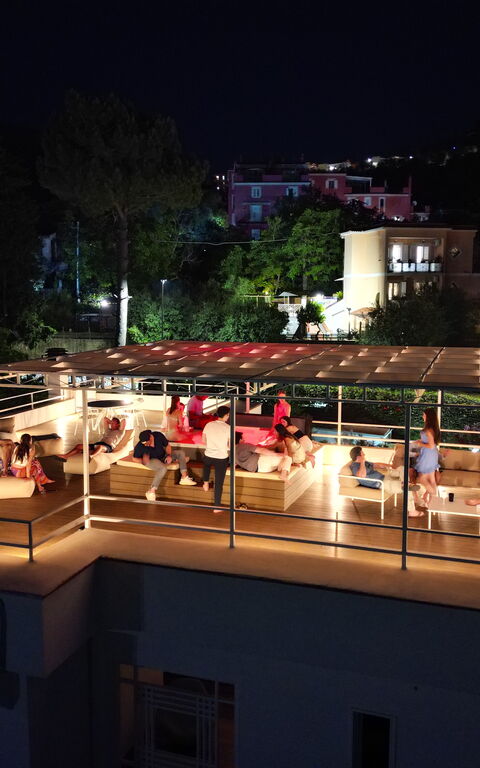 Villa Antonietta: Buitenkanten, Buitenshuis, Keer bekeken