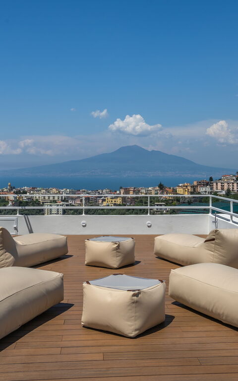 Villa Antonietta: Buitenkanten, Buitenshuis, Keer bekeken