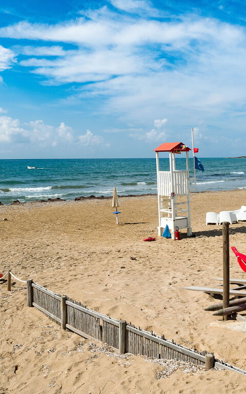 Baia Del Mare: Keer bekeken, Voorzieningen