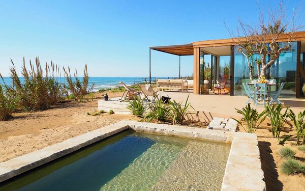 Circe: Tuin, Zomer, zwembad