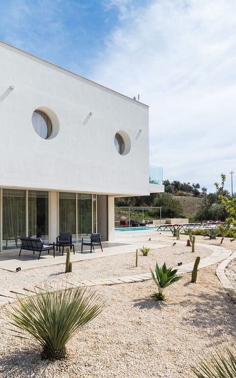 Villa Contra: Buitenshuis, Tuin