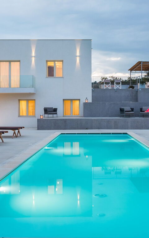 Villa Contra: Buitenshuis, zwembad