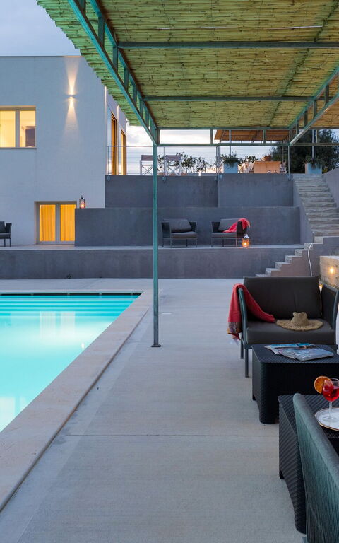 Villa Contra: Buitenshuis, zwembad