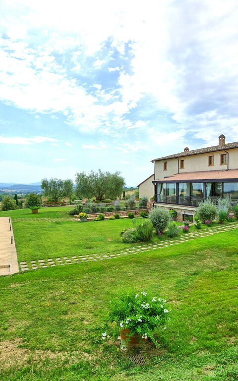Villa Le Buche: Buitenkanten, Buitenshuis, Tuin, zwembad