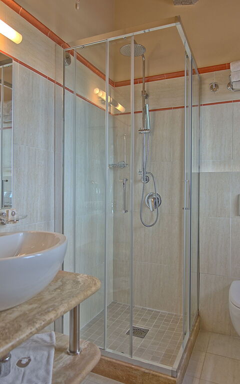 Villa Le Buche: Badkamer