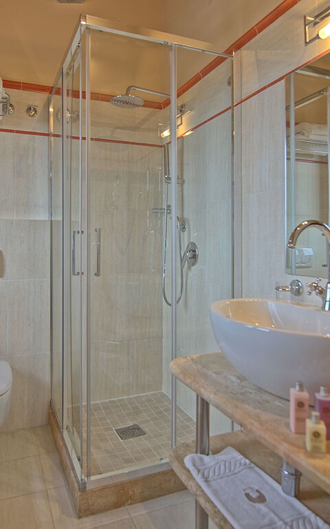 Villa Le Buche: Badkamer