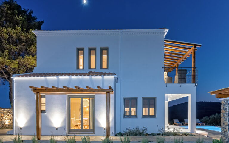 Villa Lyra: Buitenkanten, Buitenshuis