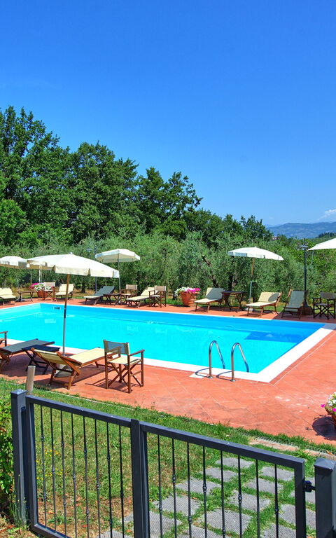 Nicola: Buitenshuis, zwembad