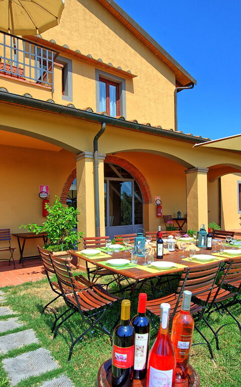 Nicola: Buitenshuis, Tuin