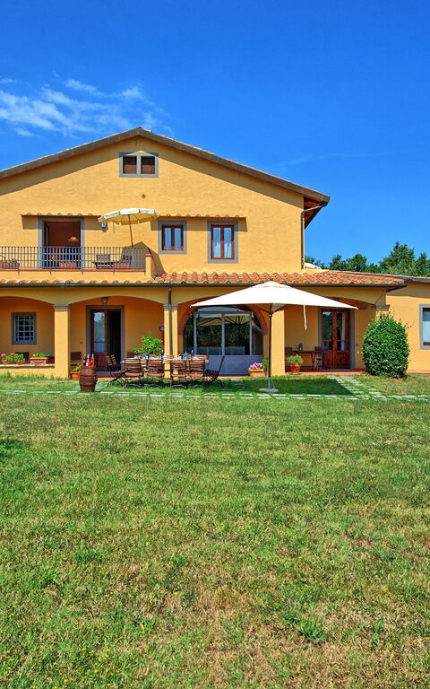 Nicola: Buitenshuis, Tuin