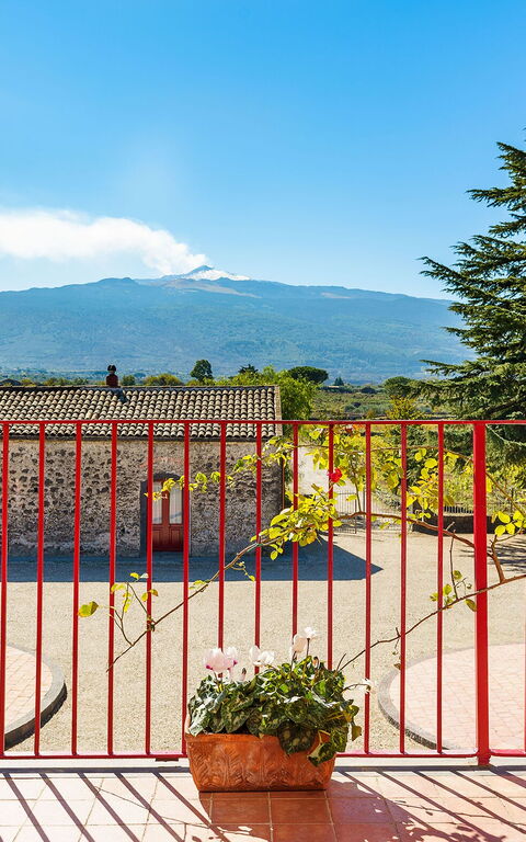 Etna Retreat: Buitenshuis