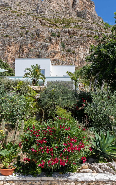 Villa Annalisa: Buitenshuis, Tuin, Zomer