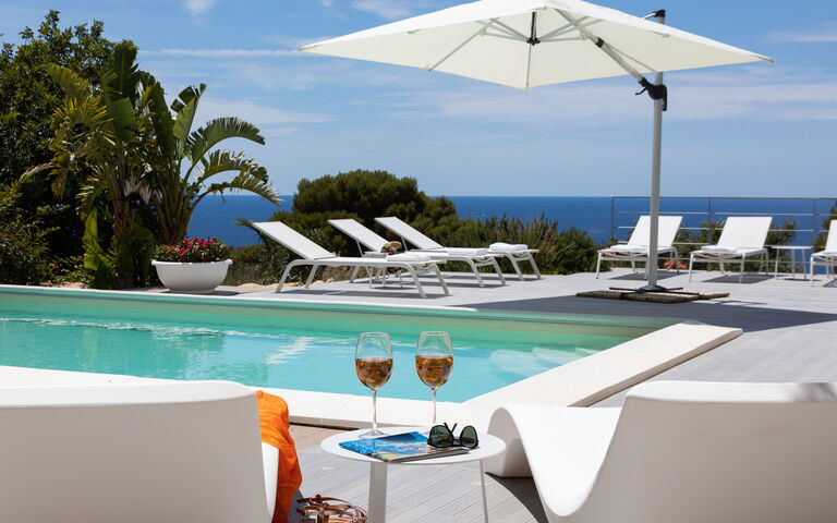 Villa Annalisa: Buitenshuis, Zomer, zwembad