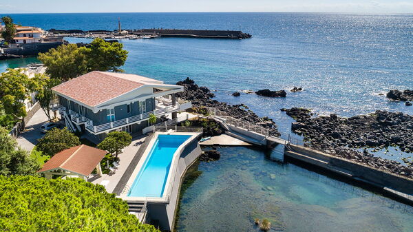 Villa Isabella: Buitenshuis, Keer bekeken, Zomer, zwembad