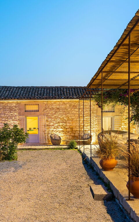 Villa Dimora Pura: Balkon / terras / patio, Buitenshuis