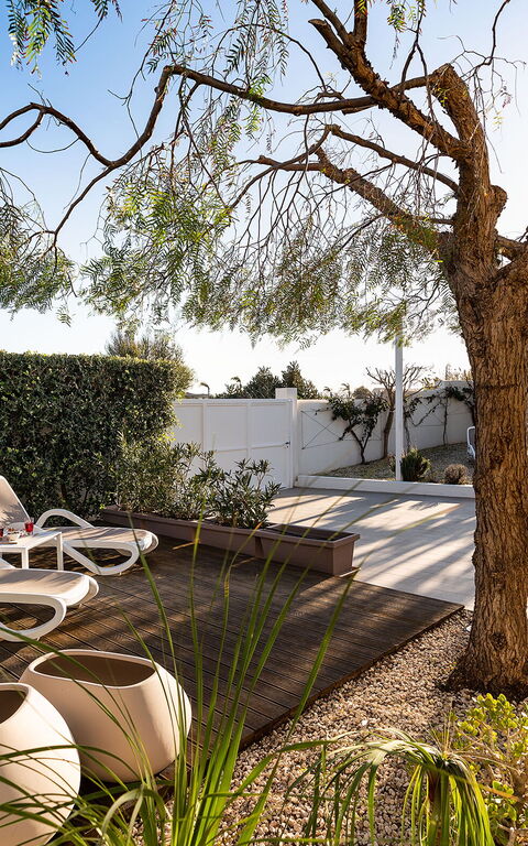 Anny: Buitenkanten, Tuin