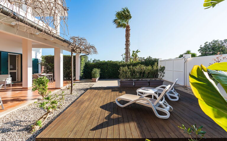 Anny: Buitenkanten, Tuin