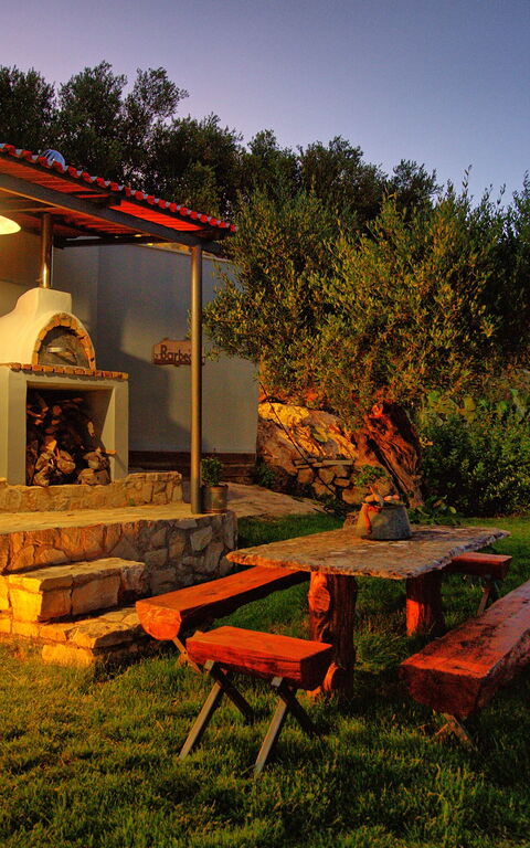 Villa Eftychia: Buitenshuis