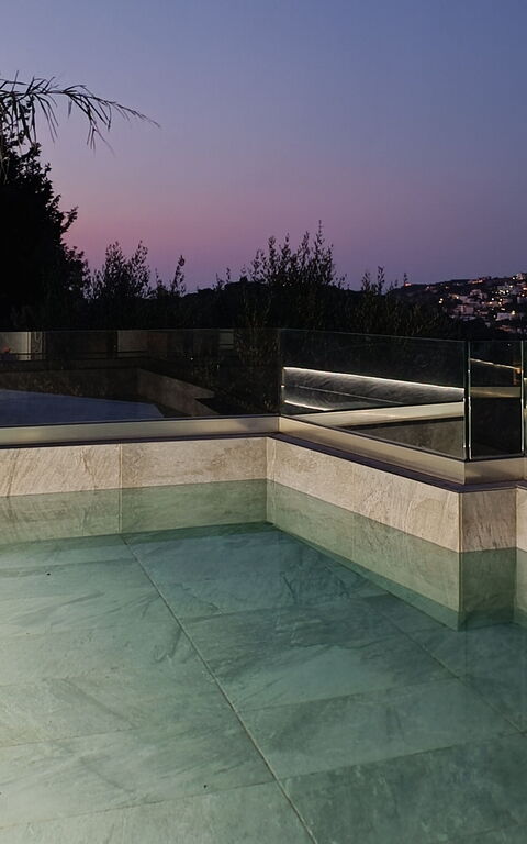 Villa Eftychia: Buitenshuis, Zomer, zwembad