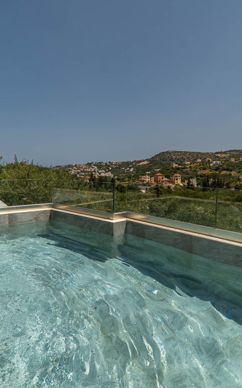 Villa Eftychia: Buitenshuis, zwembad