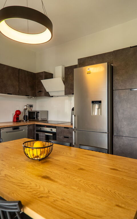 Villa Eftychia: Keuken, Lunchroom