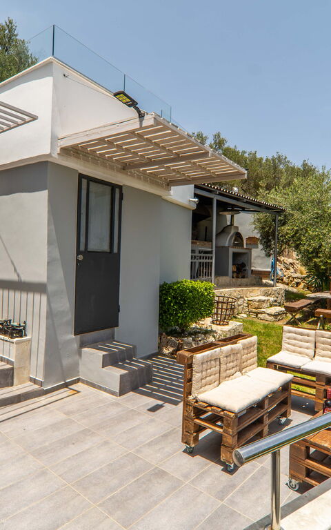 Villa Eftychia: Balkon / terras / patio, Buitenshuis