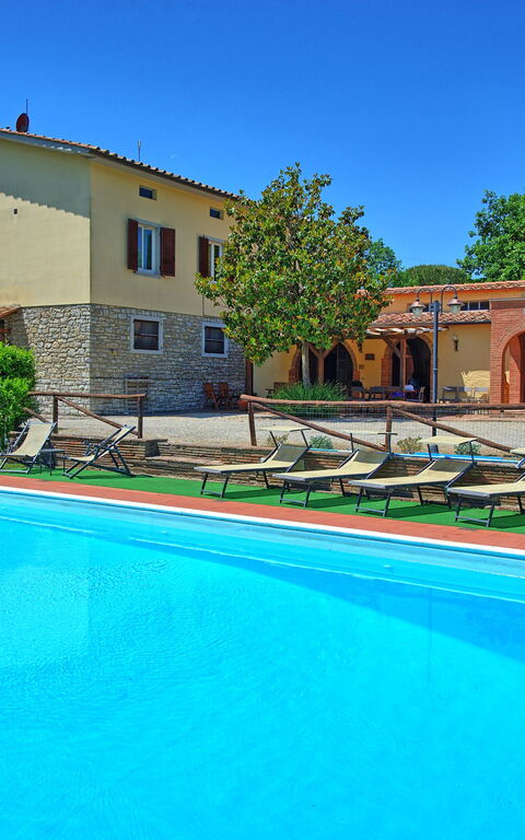 Zeffiro: Buitenkanten, Zomer, zwembad