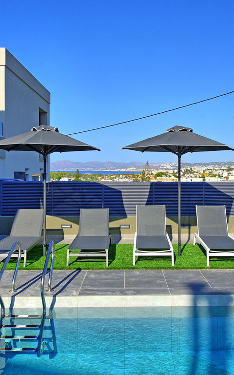 Villa Maripol: Buitenshuis, Tuin, zwembad