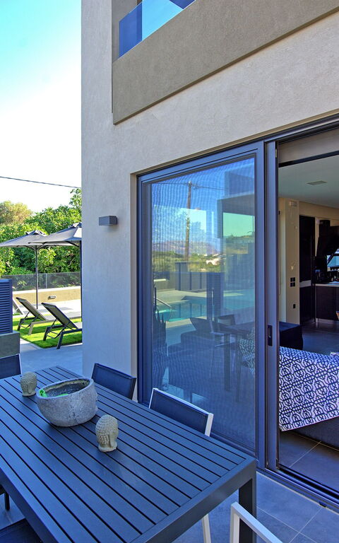 Villa Maripol: Balkon / terras / patio