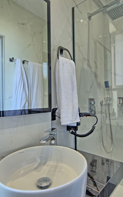 Villa Maripol: Badkamer