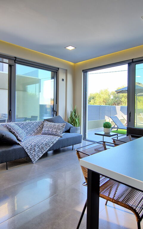 Villa Maripol: Lunchroom, Woonkamer