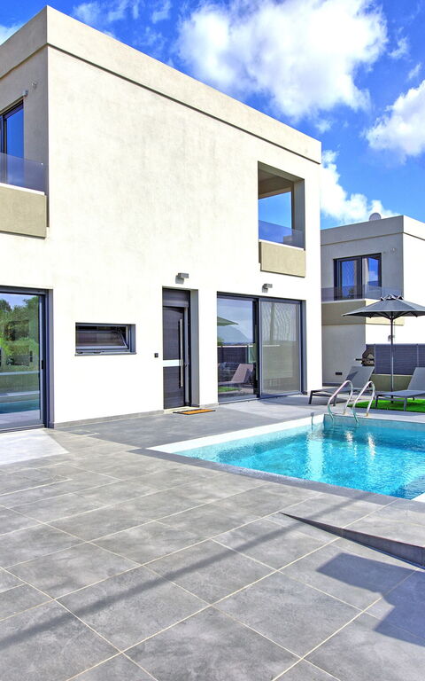 Villa Maripol: Buitenkanten, Buitenshuis, Tuin, zwembad