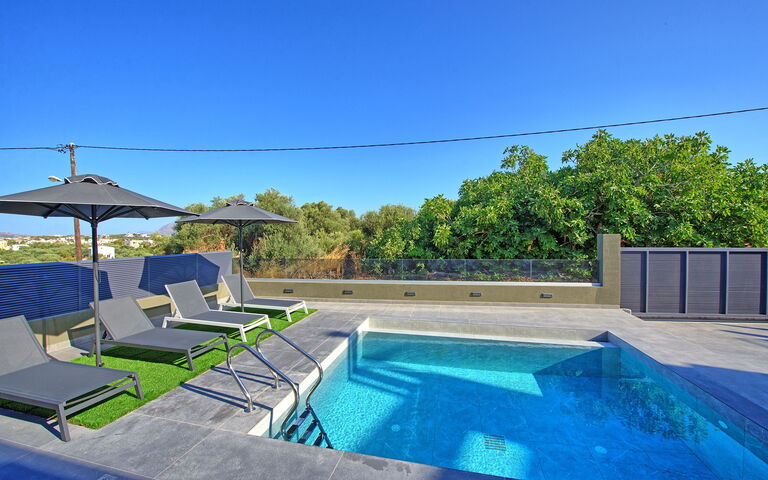 Villa Maripol: Buitenshuis, Tuin, zwembad