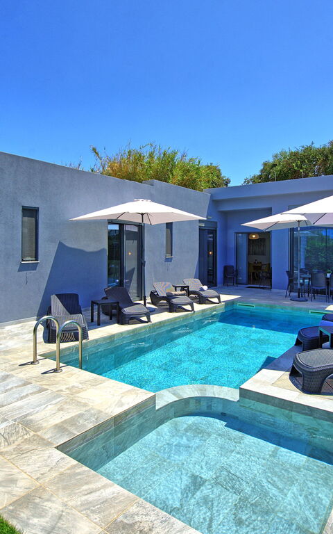 Villa Zaneti: Buitenkanten, Buitenshuis, Tuin, Zomer, zwembad