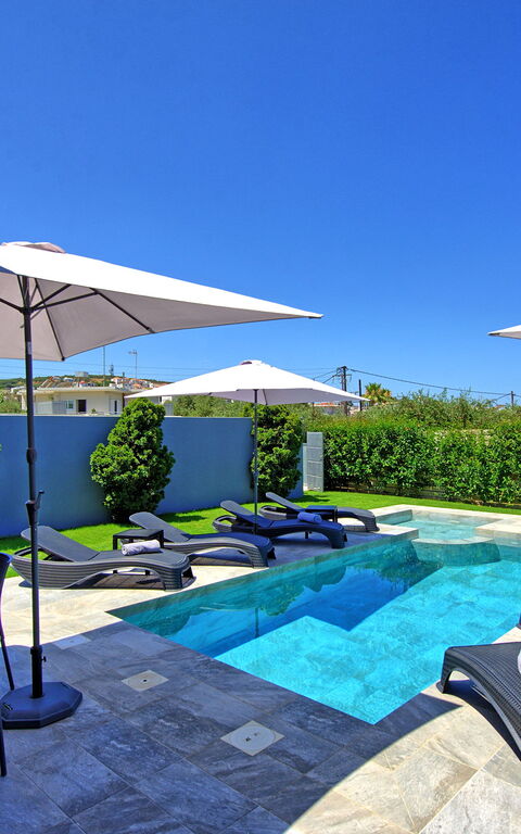 Villa Zaneti: Buitenshuis, Zomer, zwembad