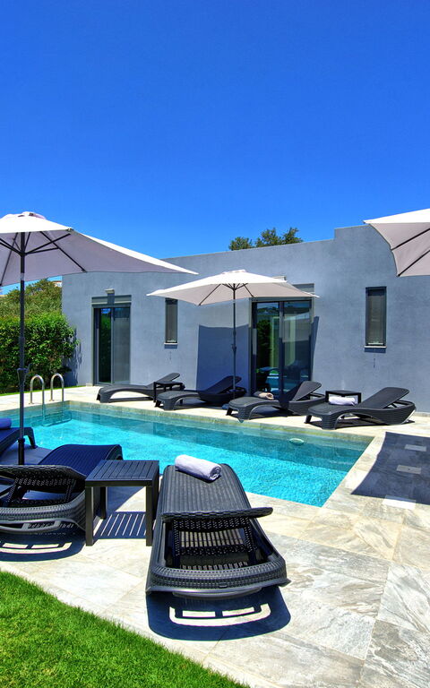 Villa Zaneti: Buitenkanten, Buitenshuis, Tuin, Zomer, zwembad